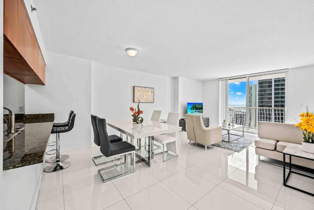 Luxurious 1 Bed Apartment In Brickell • Ocean View Маями Екстериор снимка